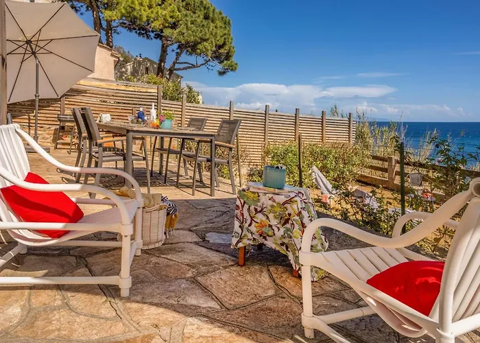 Villa Erbalunga Villa *